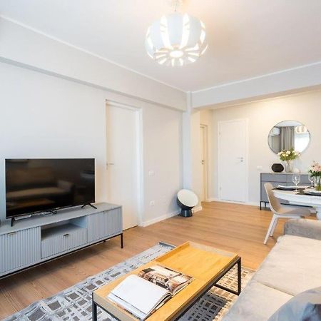 Downtown Modern - 2Br Apartment Boekarest Buitenkant foto