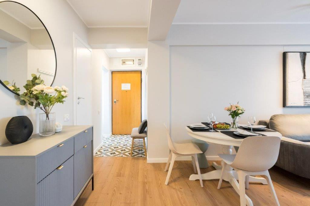 Downtown Modern - 2Br Apartment Boekarest Buitenkant foto