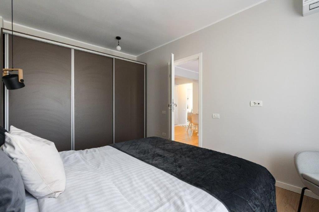 Downtown Modern - 2Br Apartment Boekarest Buitenkant foto