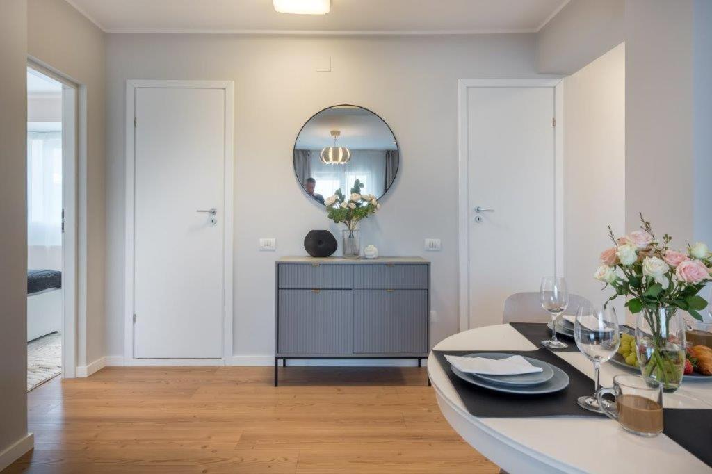 Downtown Modern - 2Br Apartment Boekarest Buitenkant foto