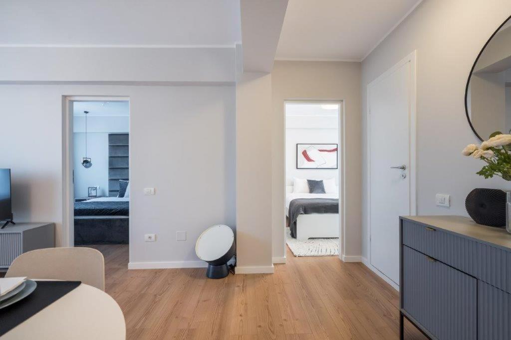 Downtown Modern - 2Br Apartment Boekarest Buitenkant foto